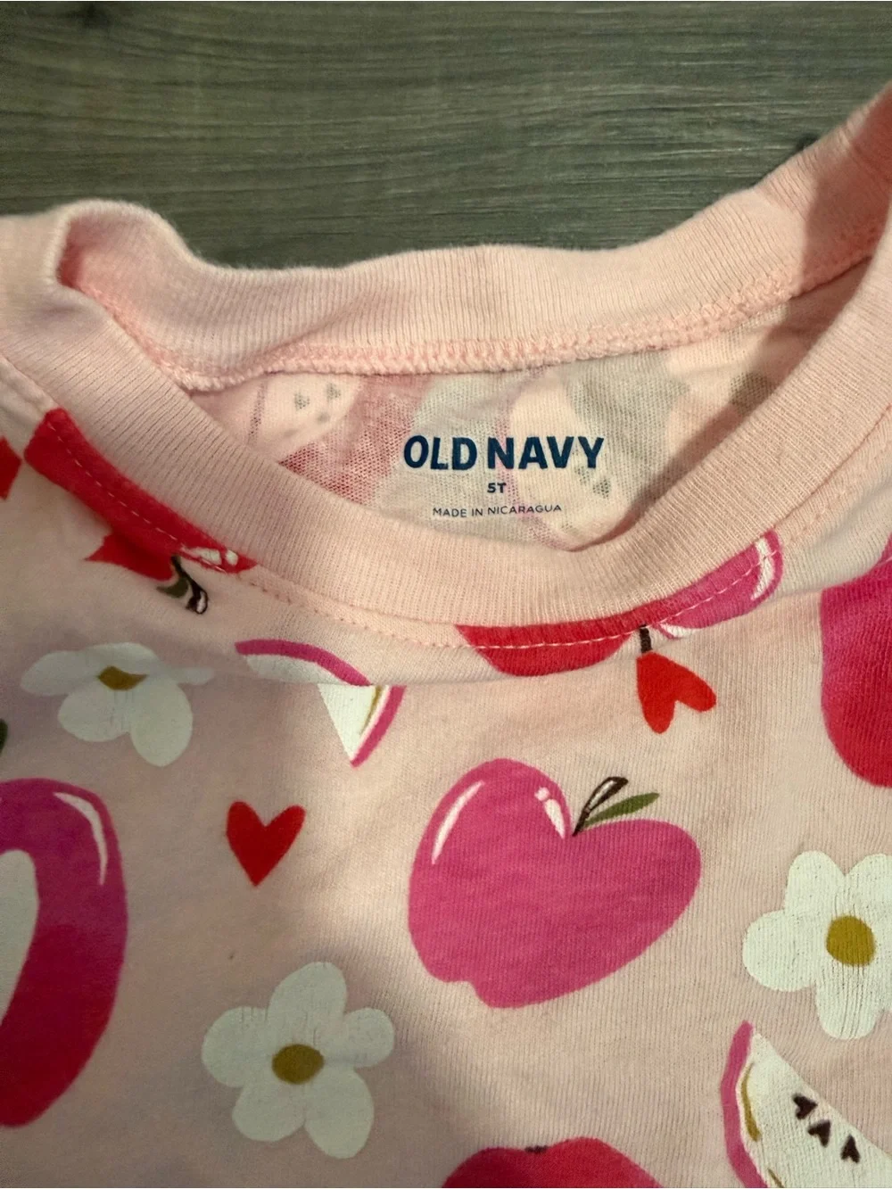 Old Navy apple cat